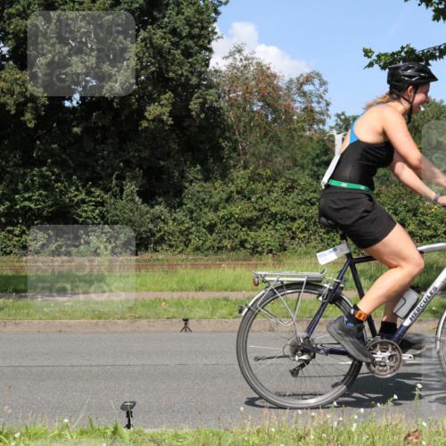 10.08.2025 - GEWOBA Citytriathlon Bremen Yannick Fuchs http://msf.ph/oto/8571375 10.08.2025 14:32:52 Radfahren 15, 82, 96, 118, 122, 243, 357, 387, 420, 435, 501 meine-sportfotos.de