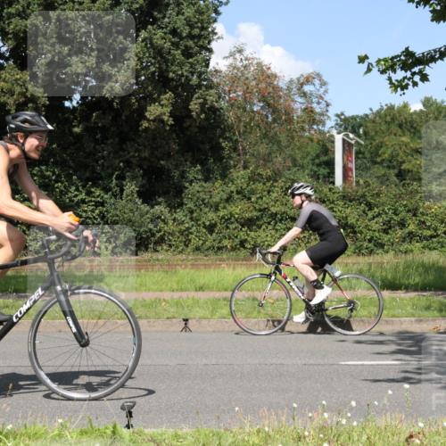 10.08.2025 - GEWOBA Citytriathlon Bremen Yannick Fuchs http://msf.ph/oto/8571391 10.08.2025 14:32:57 Radfahren 14, 15, 37, 82, 96, 118, 122, 243, 357, 387, 435, 501 meine-sportfotos.de