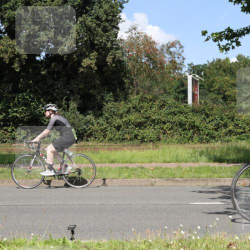 10.08.2025 - GEWOBA Citytriathlon Bremen Yannick Fuchs http://msf.ph/oto/8571392 10.08.2025 14:32:58 Radfahren 14, 15, 37, 82, 96, 118, 122, 243, 357, 387, 435, 473, 501 meine-sportfotos.de