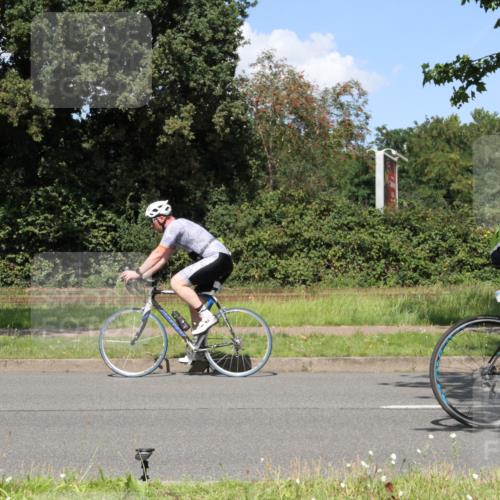 10.08.2025 - GEWOBA Citytriathlon Bremen Yannick Fuchs http://msf.ph/oto/8571479 10.08.2025 14:33:34 Radfahren 2, 25, 48, 74, 138, 440, 514, 518, 519 meine-sportfotos.de