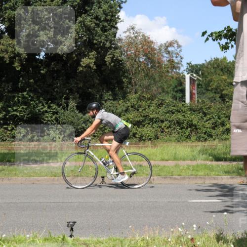 10.08.2025 - GEWOBA Citytriathlon Bremen Yannick Fuchs http://msf.ph/oto/8571486 10.08.2025 14:33:36 Radfahren 2, 25, 48, 74, 138, 440, 514, 518, 519 meine-sportfotos.de