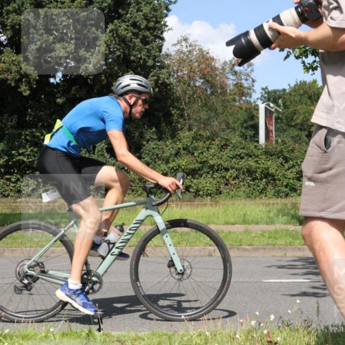 10.08.2025 - GEWOBA Citytriathlon Bremen Yannick Fuchs http://msf.ph/oto/8571497 10.08.2025 14:33:40 Radfahren 2, 25, 48, 65, 138, 440, 514, 519, 522 meine-sportfotos.de