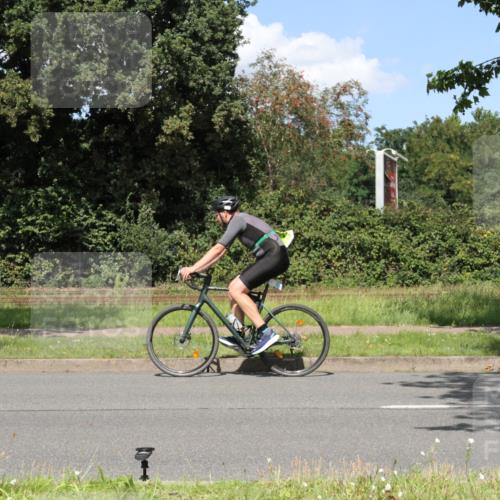 10.08.2025 - GEWOBA Citytriathlon Bremen Yannick Fuchs http://msf.ph/oto/8571528 10.08.2025 14:34:00 Radfahren 55, 65, 92, 151, 364, 388, 451, 507, 522, 530 meine-sportfotos.de