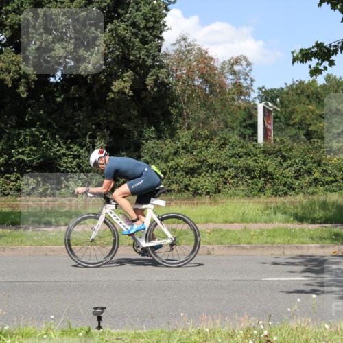 10.08.2025 - GEWOBA Citytriathlon Bremen Yannick Fuchs http://msf.ph/oto/8571534 10.08.2025 14:34:06 Radfahren 55, 92, 151, 214, 364, 388, 424, 443, 451, 507, 515, 530 meine-sportfotos.de