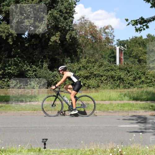 10.08.2025 - GEWOBA Citytriathlon Bremen Yannick Fuchs http://msf.ph/oto/8571537 10.08.2025 14:34:10 Radfahren 45, 55, 76, 92, 151, 214, 364, 388, 424, 443, 451, 507, 515, 530 meine-sportfotos.de