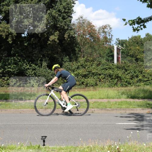 10.08.2025 - GEWOBA Citytriathlon Bremen Yannick Fuchs http://msf.ph/oto/8571541 10.08.2025 14:34:18 Radfahren 45, 76, 143, 214, 304, 316, 364, 375, 392, 424, 443, 451, 515, 530 meine-sportfotos.de