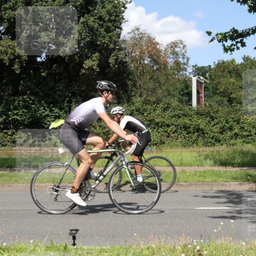 10.08.2025 - GEWOBA Citytriathlon Bremen Yannick Fuchs http://msf.ph/oto/8571545 10.08.2025 14:34:21 Radfahren 45, 76, 88, 143, 144, 146, 214, 304, 316, 364, 375, 392, 424, 443, 515, 524 meine-sportfotos.de