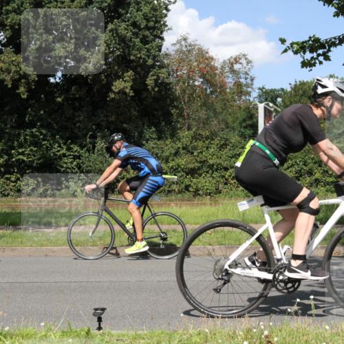 10.08.2025 - GEWOBA Citytriathlon Bremen Yannick Fuchs http://msf.ph/oto/8571550 10.08.2025 14:34:25 Radfahren 45, 76, 79, 88, 143, 144, 146, 214, 304, 316, 375, 392, 424, 443, 465, 515, 524 meine-sportfotos.de