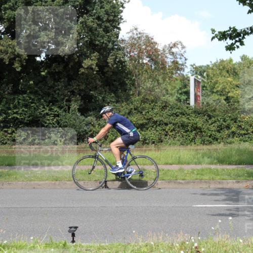 10.08.2025 - GEWOBA Citytriathlon Bremen Yannick Fuchs http://msf.ph/oto/8571559 10.08.2025 14:34:32 Radfahren 45, 76, 79, 88, 143, 144, 146, 300, 304, 316, 375, 392, 465, 524 meine-sportfotos.de