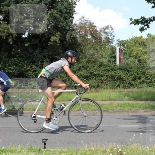 10.08.2025 - GEWOBA Citytriathlon Bremen Yannick Fuchs http://msf.ph/oto/8571560 10.08.2025 14:34:32 Radfahren 45, 76, 79, 88, 143, 144, 146, 300, 304, 316, 375, 392, 465, 524 meine-sportfotos.de