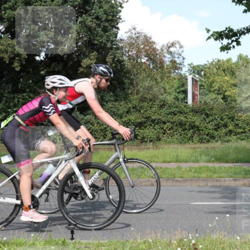 10.08.2025 - GEWOBA Citytriathlon Bremen Yannick Fuchs http://msf.ph/oto/8571561 10.08.2025 14:34:34 Radfahren 79, 88, 143, 144, 146, 300, 304, 316, 375, 392, 465, 511, 524 meine-sportfotos.de