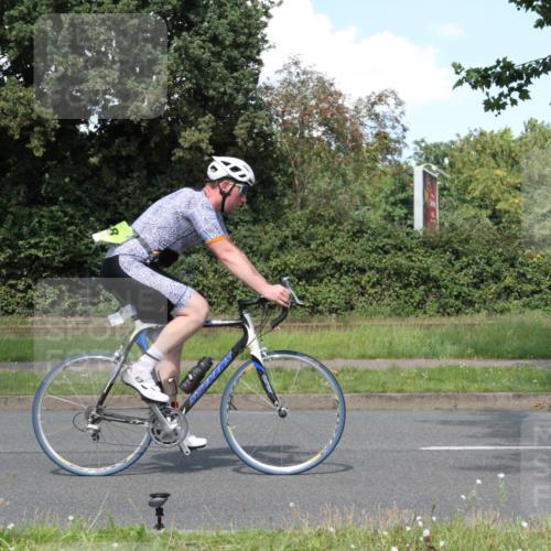 10.08.2025 - GEWOBA Citytriathlon Bremen Yannick Fuchs http://msf.ph/oto/8571562 10.08.2025 14:34:34 Radfahren 79, 88, 143, 144, 146, 300, 304, 316, 375, 392, 465, 511, 524 meine-sportfotos.de