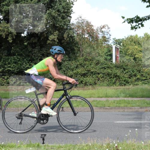 10.08.2025 - GEWOBA Citytriathlon Bremen Yannick Fuchs http://msf.ph/oto/8571564 10.08.2025 14:34:36 Radfahren 79, 88, 143, 144, 146, 300, 304, 316, 375, 392, 465, 511, 524 meine-sportfotos.de