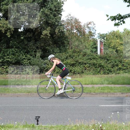 10.08.2025 - GEWOBA Citytriathlon Bremen Yannick Fuchs http://msf.ph/oto/8571565 10.08.2025 14:34:37 Radfahren 79, 88, 143, 144, 146, 300, 304, 316, 375, 392, 465, 511, 524 meine-sportfotos.de