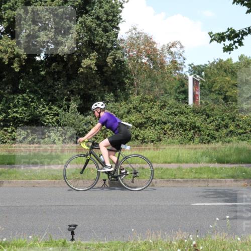 10.08.2025 - GEWOBA Citytriathlon Bremen Yannick Fuchs http://msf.ph/oto/8571566 10.08.2025 14:34:39 Radfahren 79, 88, 144, 146, 300, 304, 375, 392, 465, 502, 511, 524 meine-sportfotos.de