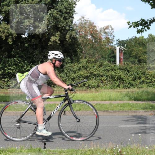10.08.2025 - GEWOBA Citytriathlon Bremen Yannick Fuchs http://msf.ph/oto/8571567 10.08.2025 14:34:41 Radfahren 79, 88, 144, 146, 300, 304, 375, 392, 465, 502, 511, 524 meine-sportfotos.de
