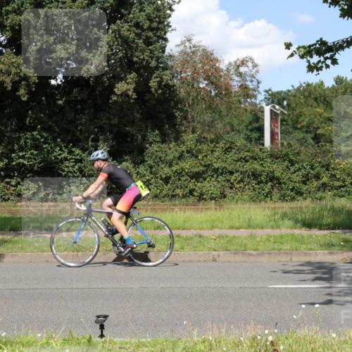 10.08.2025 - GEWOBA Citytriathlon Bremen Yannick Fuchs http://msf.ph/oto/8571575 10.08.2025 14:34:53 Radfahren 23, 31, 72, 268, 300, 340, 413, 430, 502, 511 meine-sportfotos.de
