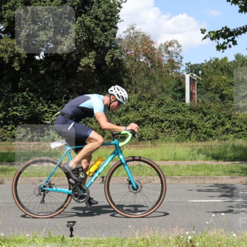 10.08.2025 - GEWOBA Citytriathlon Bremen Yannick Fuchs http://msf.ph/oto/8571576 10.08.2025 14:34:54 Radfahren 23, 31, 72, 268, 300, 340, 413, 430, 502, 511 meine-sportfotos.de