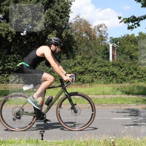 10.08.2025 - GEWOBA Citytriathlon Bremen Yannick Fuchs http://msf.ph/oto/8571577 10.08.2025 14:34:54 Radfahren 23, 31, 72, 268, 300, 340, 413, 430, 502, 511 meine-sportfotos.de