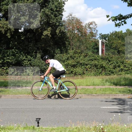 10.08.2025 - GEWOBA Citytriathlon Bremen Yannick Fuchs http://msf.ph/oto/8571579 10.08.2025 14:34:59 Radfahren 23, 31, 68, 72, 268, 340, 413, 430, 502 meine-sportfotos.de