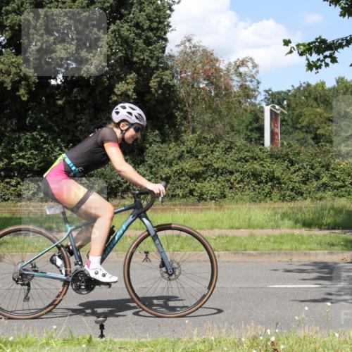 10.08.2025 - GEWOBA Citytriathlon Bremen Yannick Fuchs http://msf.ph/oto/8571583 10.08.2025 14:35:04 Radfahren 23, 31, 68, 72, 264, 268, 340, 398, 413, 430 meine-sportfotos.de