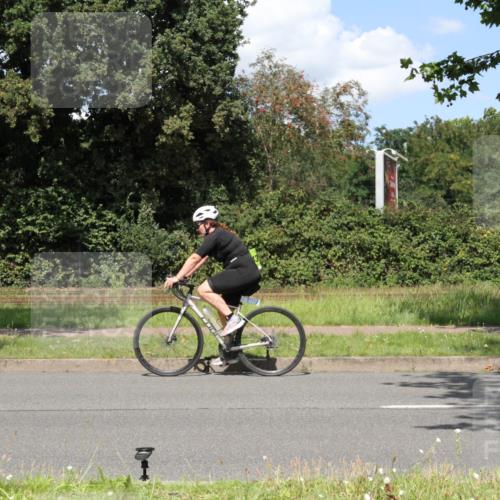 10.08.2025 - GEWOBA Citytriathlon Bremen Yannick Fuchs http://msf.ph/oto/8571585 10.08.2025 14:35:07 Radfahren 23, 31, 43, 68, 72, 264, 268, 340, 398, 413, 430 meine-sportfotos.de