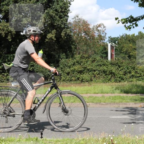 10.08.2025 - GEWOBA Citytriathlon Bremen Yannick Fuchs http://msf.ph/oto/8571587 10.08.2025 14:35:10 Radfahren 38, 43, 68, 72, 98, 133, 264, 268, 340, 398, 413, 414, 430 meine-sportfotos.de