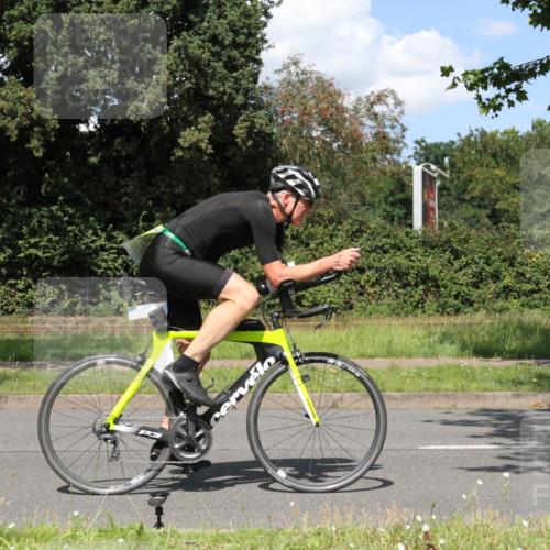 10.08.2025 - GEWOBA Citytriathlon Bremen Yannick Fuchs http://msf.ph/oto/8571588 10.08.2025 14:35:11 Radfahren 38, 43, 68, 72, 98, 133, 264, 268, 340, 398, 414, 430 meine-sportfotos.de