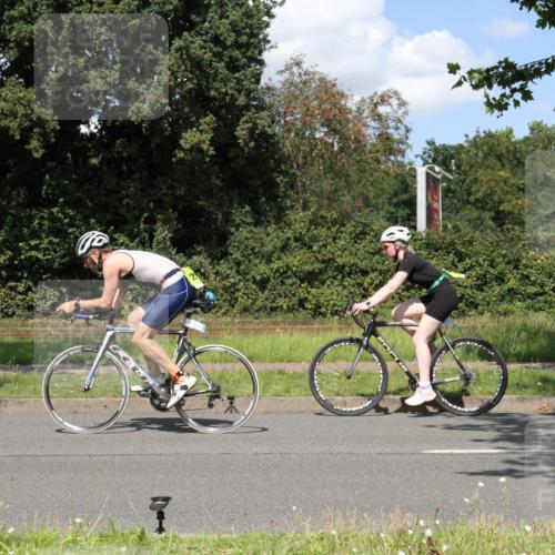 10.08.2025 - GEWOBA Citytriathlon Bremen Yannick Fuchs http://msf.ph/oto/8571589 10.08.2025 14:35:17 Radfahren 38, 43, 68, 98, 127, 133, 264, 340, 398, 414 meine-sportfotos.de