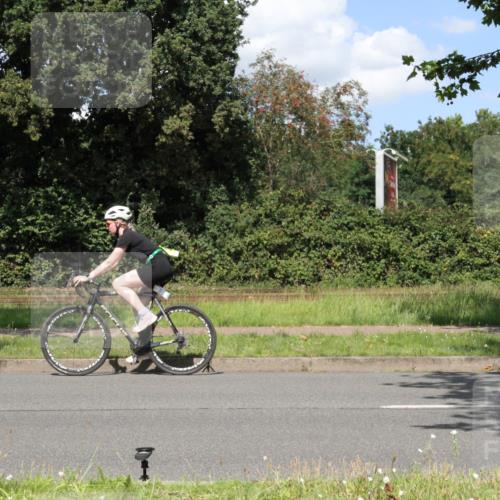 10.08.2025 - GEWOBA Citytriathlon Bremen Yannick Fuchs http://msf.ph/oto/8571590 10.08.2025 14:35:18 Radfahren 38, 43, 68, 98, 127, 133, 264, 398, 414 meine-sportfotos.de