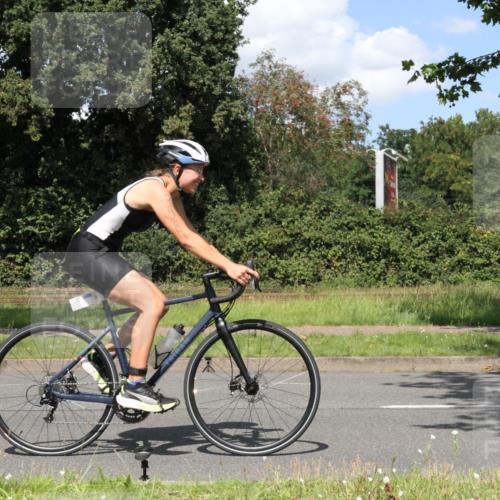 10.08.2025 - GEWOBA Citytriathlon Bremen Yannick Fuchs http://msf.ph/oto/8571591 10.08.2025 14:35:19 Radfahren 38, 43, 68, 98, 127, 133, 264, 398, 414 meine-sportfotos.de