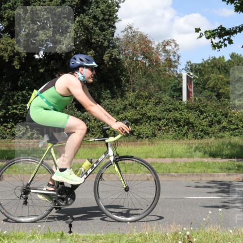 10.08.2025 - GEWOBA Citytriathlon Bremen Yannick Fuchs http://msf.ph/oto/8571595 10.08.2025 14:35:23 Radfahren 38, 43, 98, 108, 127, 133, 233, 264, 319, 398, 414 meine-sportfotos.de
