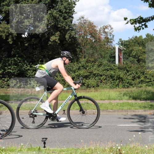 10.08.2025 - GEWOBA Citytriathlon Bremen Yannick Fuchs http://msf.ph/oto/8571596 10.08.2025 14:35:24 Radfahren 38, 43, 98, 108, 127, 133, 233, 264, 319, 398, 414 meine-sportfotos.de