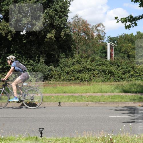 10.08.2025 - GEWOBA Citytriathlon Bremen Yannick Fuchs http://msf.ph/oto/8571606 10.08.2025 14:35:39 Radfahren 64, 108, 129, 173, 233, 319, 339, 395, 421 meine-sportfotos.de