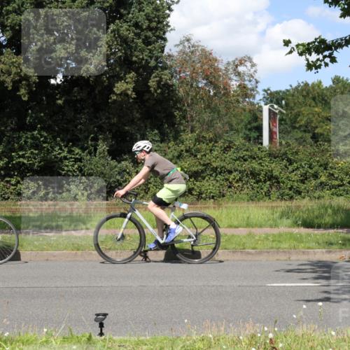 10.08.2025 - GEWOBA Citytriathlon Bremen Yannick Fuchs http://msf.ph/oto/8571613 10.08.2025 14:35:45 Radfahren 64, 108, 129, 173, 233, 319, 339, 395, 421 meine-sportfotos.de