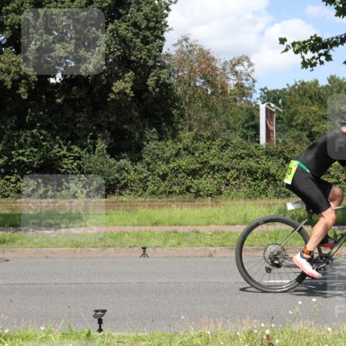 10.08.2025 - GEWOBA Citytriathlon Bremen Yannick Fuchs http://msf.ph/oto/8571617 10.08.2025 14:35:48 Radfahren 64, 108, 129, 173, 233, 319, 339, 395, 421 meine-sportfotos.de
