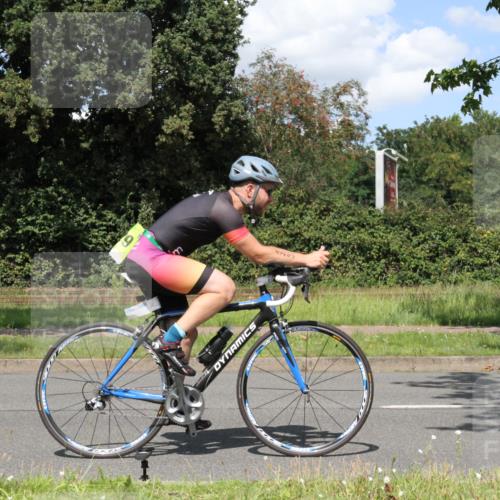 10.08.2025 - GEWOBA Citytriathlon Bremen Yannick Fuchs http://msf.ph/oto/8571620 10.08.2025 14:35:52 Radfahren 32, 64, 129, 173, 339, 395, 421 meine-sportfotos.de