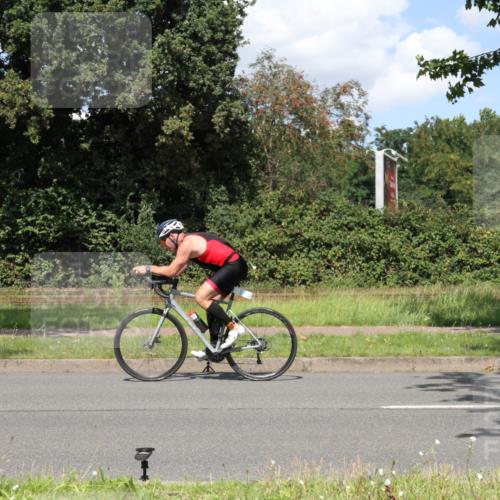10.08.2025 - GEWOBA Citytriathlon Bremen Yannick Fuchs http://msf.ph/oto/8571626 10.08.2025 14:36:03 Radfahren 32, 129, 261, 395, 437, 452 meine-sportfotos.de