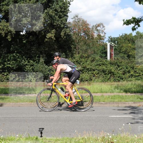 10.08.2025 - GEWOBA Citytriathlon Bremen Yannick Fuchs http://msf.ph/oto/8571634 10.08.2025 14:36:13 Radfahren 32, 261, 380, 437, 452 meine-sportfotos.de