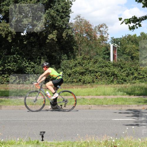 10.08.2025 - GEWOBA Citytriathlon Bremen Yannick Fuchs http://msf.ph/oto/8571637 10.08.2025 14:36:20 Radfahren 20, 91, 255, 261, 380, 437 meine-sportfotos.de