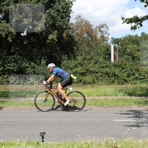 10.08.2025 - GEWOBA Citytriathlon Bremen Yannick Fuchs http://msf.ph/oto/8571638 10.08.2025 14:36:23 Radfahren 20, 91, 255, 261, 380, 391 meine-sportfotos.de