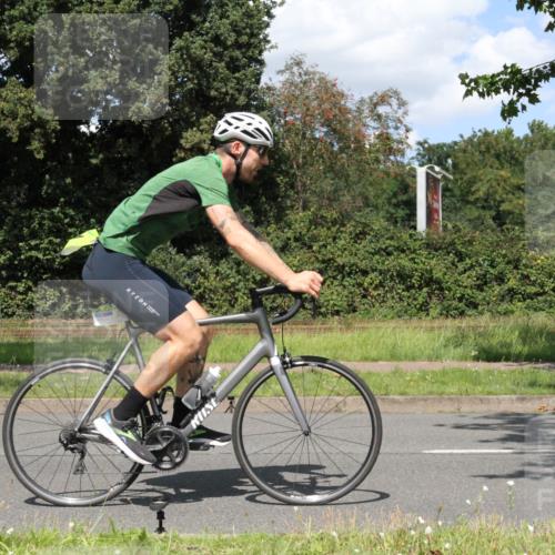 10.08.2025 - GEWOBA Citytriathlon Bremen Yannick Fuchs http://msf.ph/oto/8571640 10.08.2025 14:36:26 Radfahren 20, 91, 255, 285, 380, 391 meine-sportfotos.de