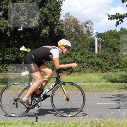 10.08.2025 - GEWOBA Citytriathlon Bremen Yannick Fuchs http://msf.ph/oto/8571642 10.08.2025 14:36:30 Radfahren 20, 41, 46, 91, 255, 285, 380, 391 meine-sportfotos.de