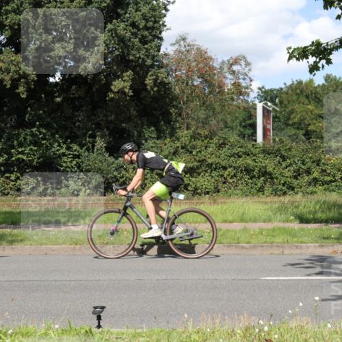 10.08.2025 - GEWOBA Citytriathlon Bremen Yannick Fuchs http://msf.ph/oto/8571643 10.08.2025 14:36:32 Radfahren 20, 41, 46, 91, 255, 285, 380, 391, 521 meine-sportfotos.de