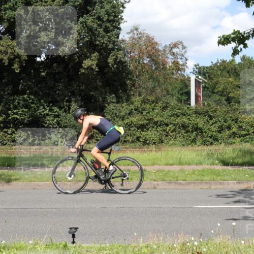 10.08.2025 - GEWOBA Citytriathlon Bremen Yannick Fuchs http://msf.ph/oto/8571645 10.08.2025 14:36:36 Radfahren 20, 24, 41, 46, 91, 123, 136, 255, 285, 391, 521 meine-sportfotos.de
