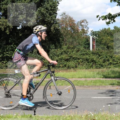 10.08.2025 - GEWOBA Citytriathlon Bremen Yannick Fuchs http://msf.ph/oto/8571652 10.08.2025 14:36:43 Radfahren 24, 41, 46, 123, 136, 227, 285, 314, 391, 521 meine-sportfotos.de
