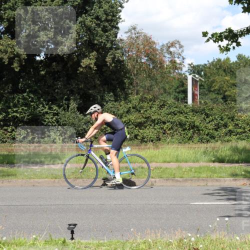 10.08.2025 - GEWOBA Citytriathlon Bremen Yannick Fuchs http://msf.ph/oto/8571653 10.08.2025 14:36:44 Radfahren 24, 41, 46, 123, 136, 227, 263, 285, 314, 391, 521 meine-sportfotos.de