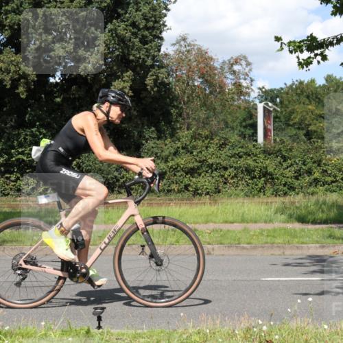10.08.2025 - GEWOBA Citytriathlon Bremen Yannick Fuchs http://msf.ph/oto/8571657 10.08.2025 14:36:48 Radfahren 24, 41, 46, 106, 123, 136, 227, 239, 263, 285, 314, 521 meine-sportfotos.de