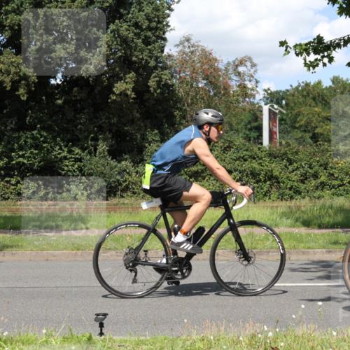 10.08.2025 - GEWOBA Citytriathlon Bremen Yannick Fuchs http://msf.ph/oto/8571658 10.08.2025 14:36:49 Radfahren 24, 41, 46, 106, 123, 136, 227, 239, 263, 285, 314, 521 meine-sportfotos.de