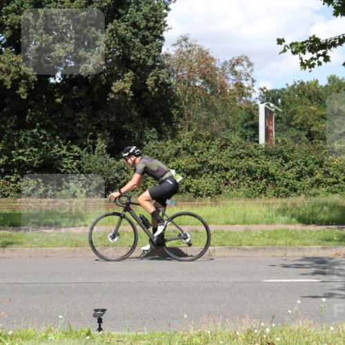 10.08.2025 - GEWOBA Citytriathlon Bremen Yannick Fuchs http://msf.ph/oto/8571659 10.08.2025 14:36:51 Radfahren 24, 41, 46, 106, 123, 136, 227, 239, 240, 263, 314, 521 meine-sportfotos.de